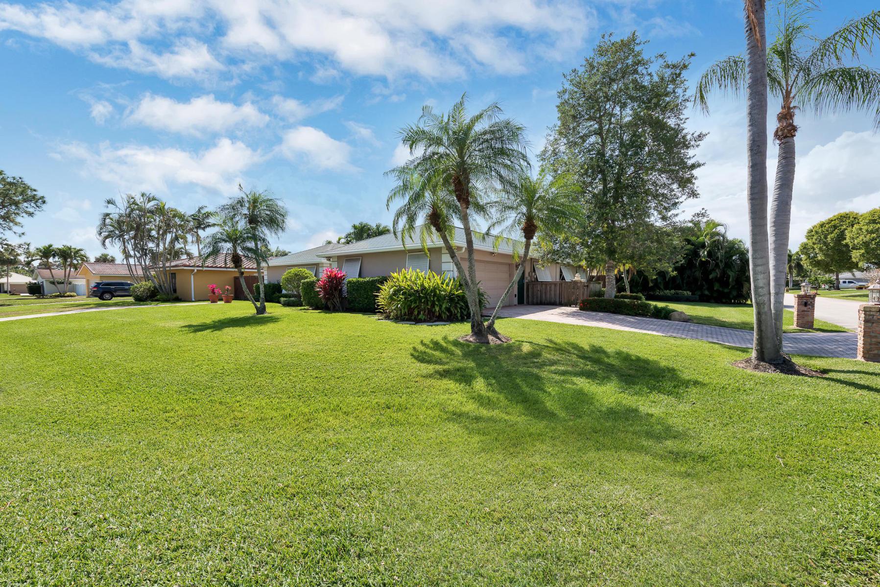 11741 Cottonwood Avenue