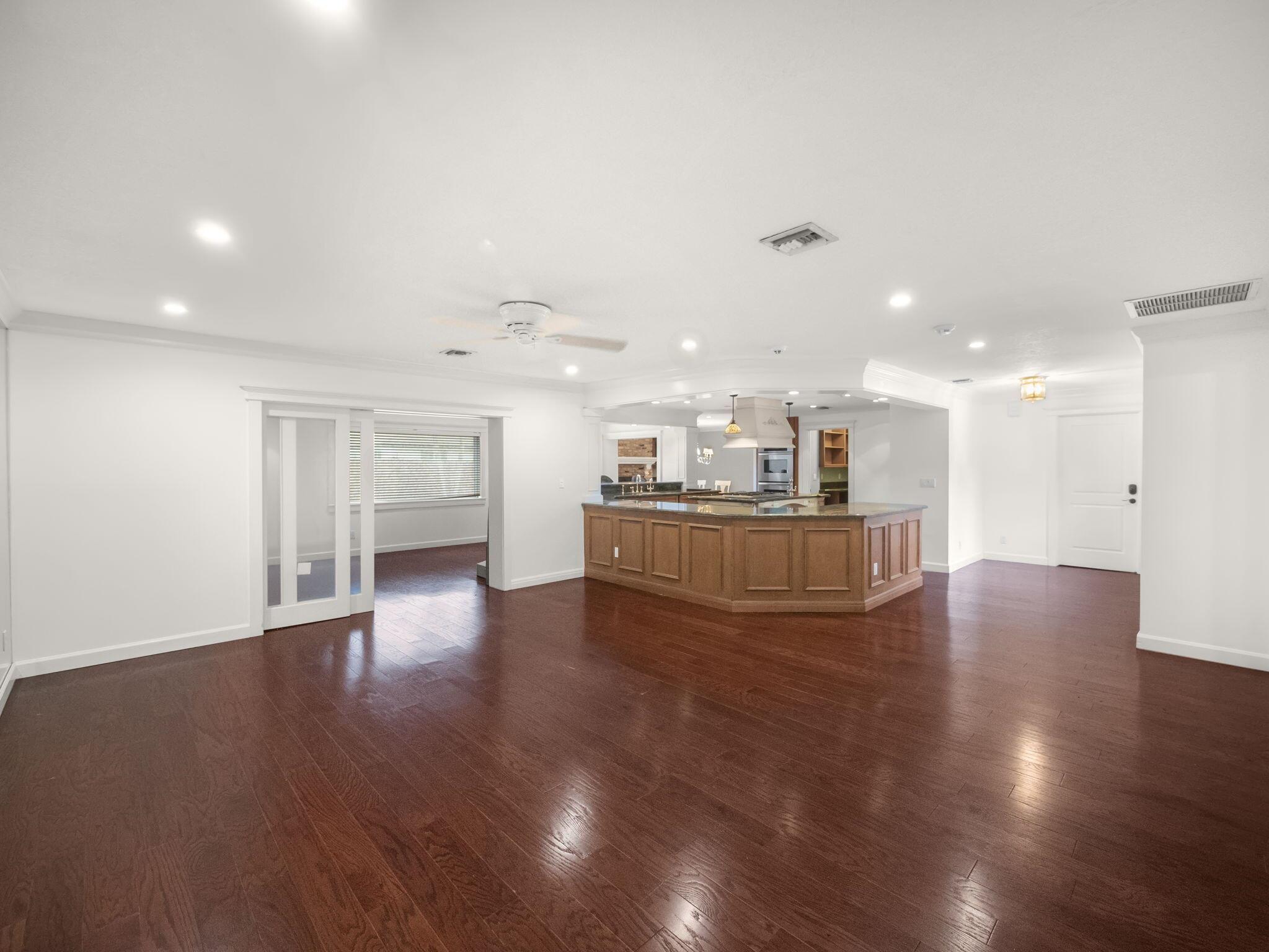 11741 Cottonwood Avenue