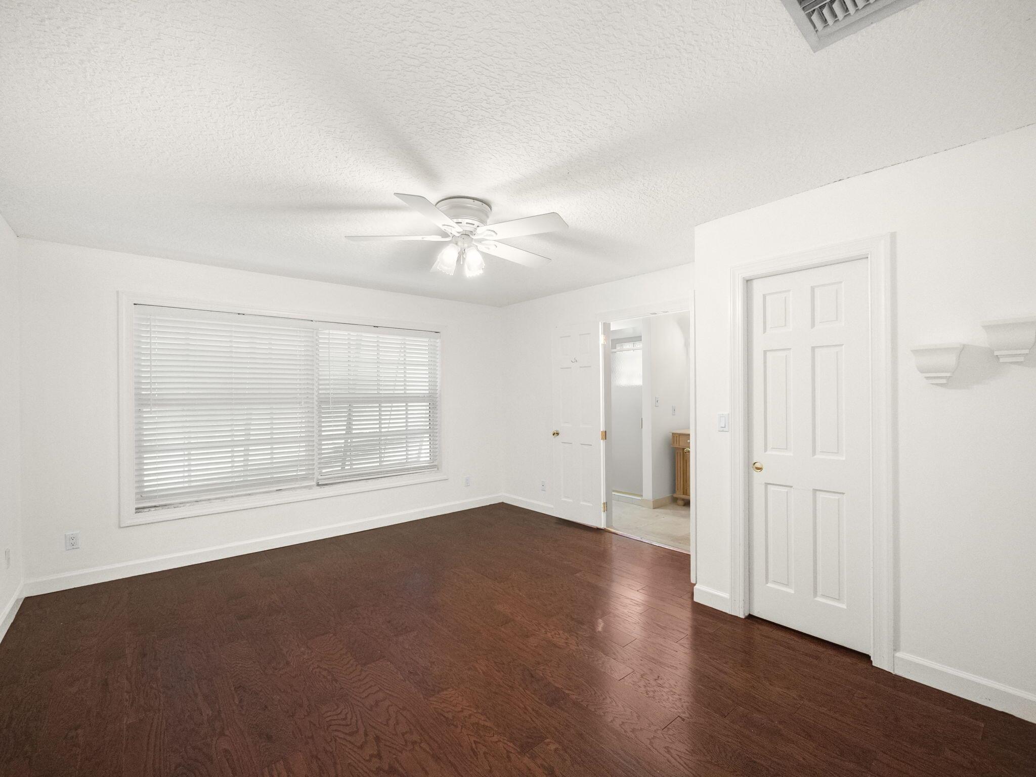 11741 Cottonwood Avenue