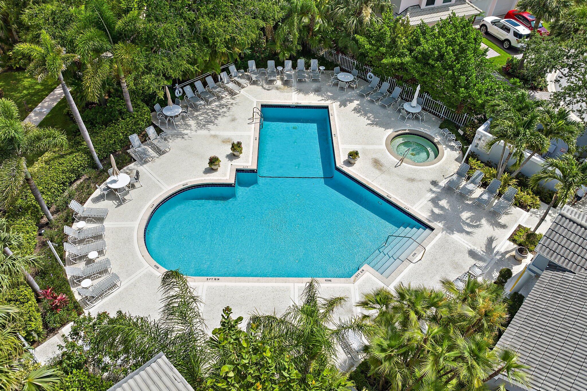 2905 Fairway Drive N