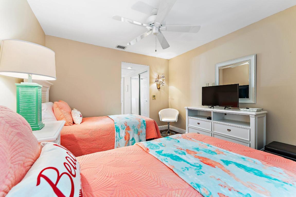 2905 Fairway Drive N