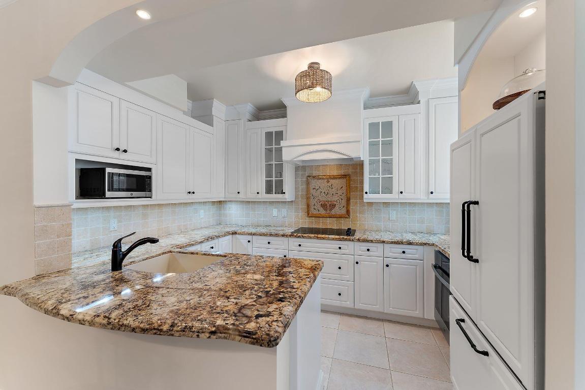 2905 Fairway Drive N