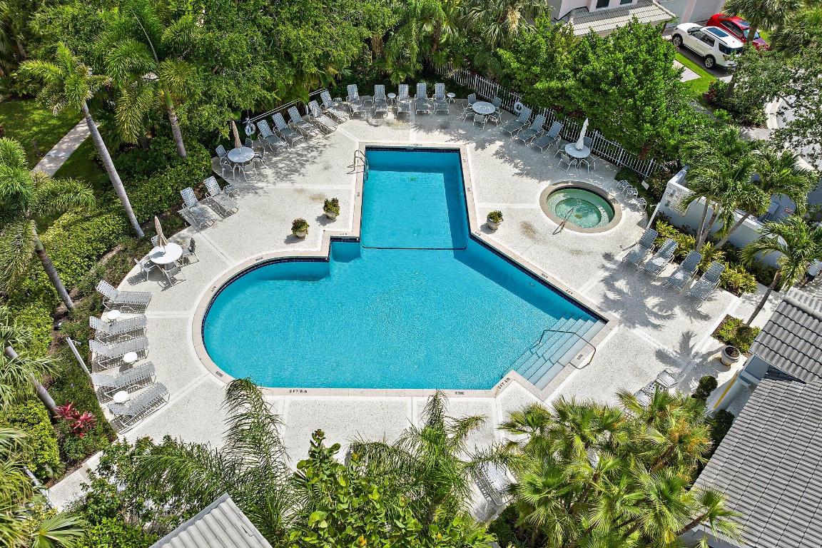 2905 Fairway Drive N