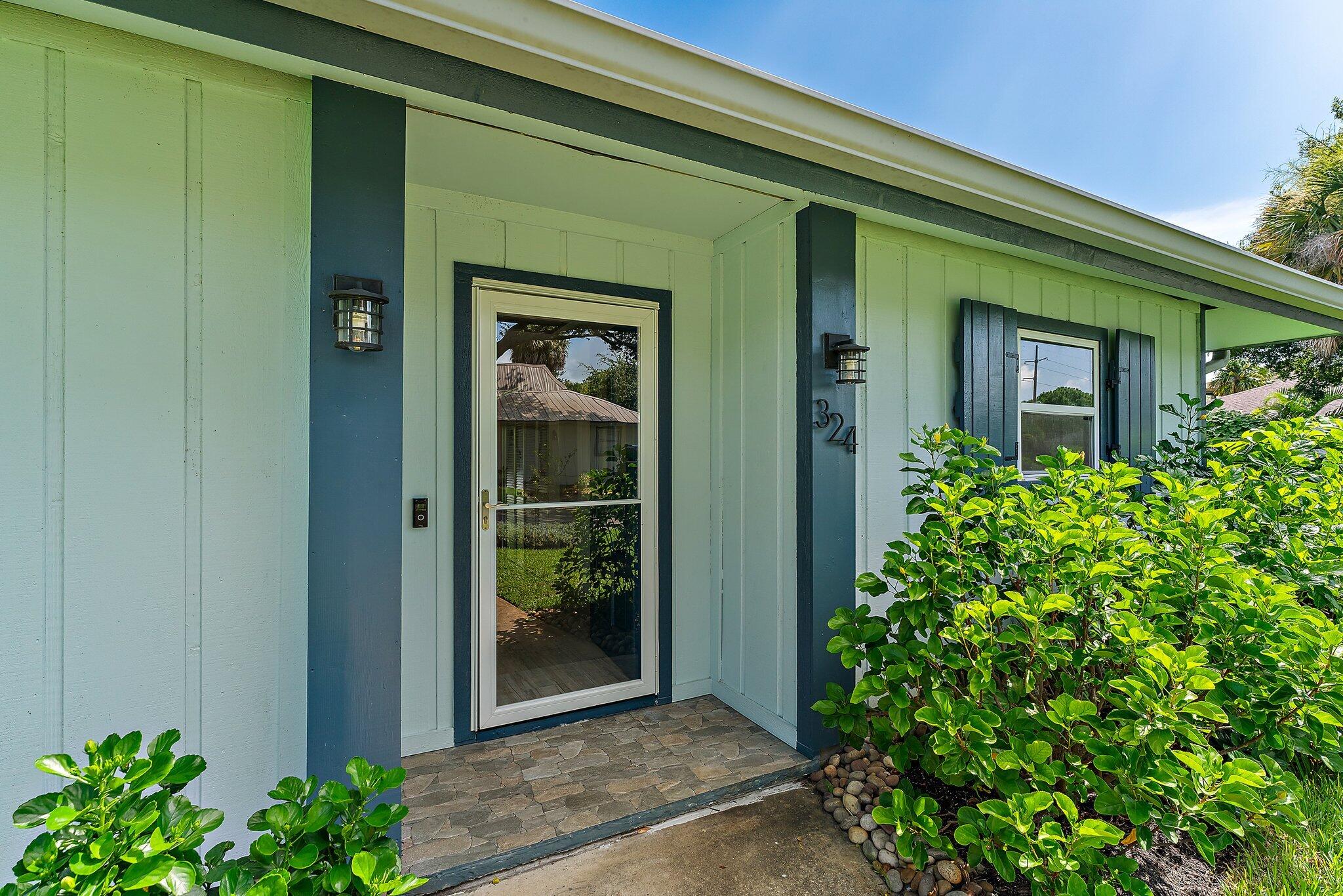 324 SW Indian Groves Drive