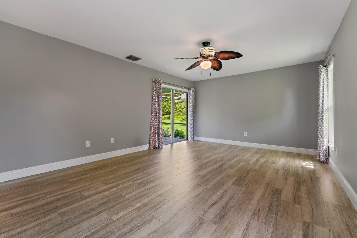 324 SW Indian Groves Drive