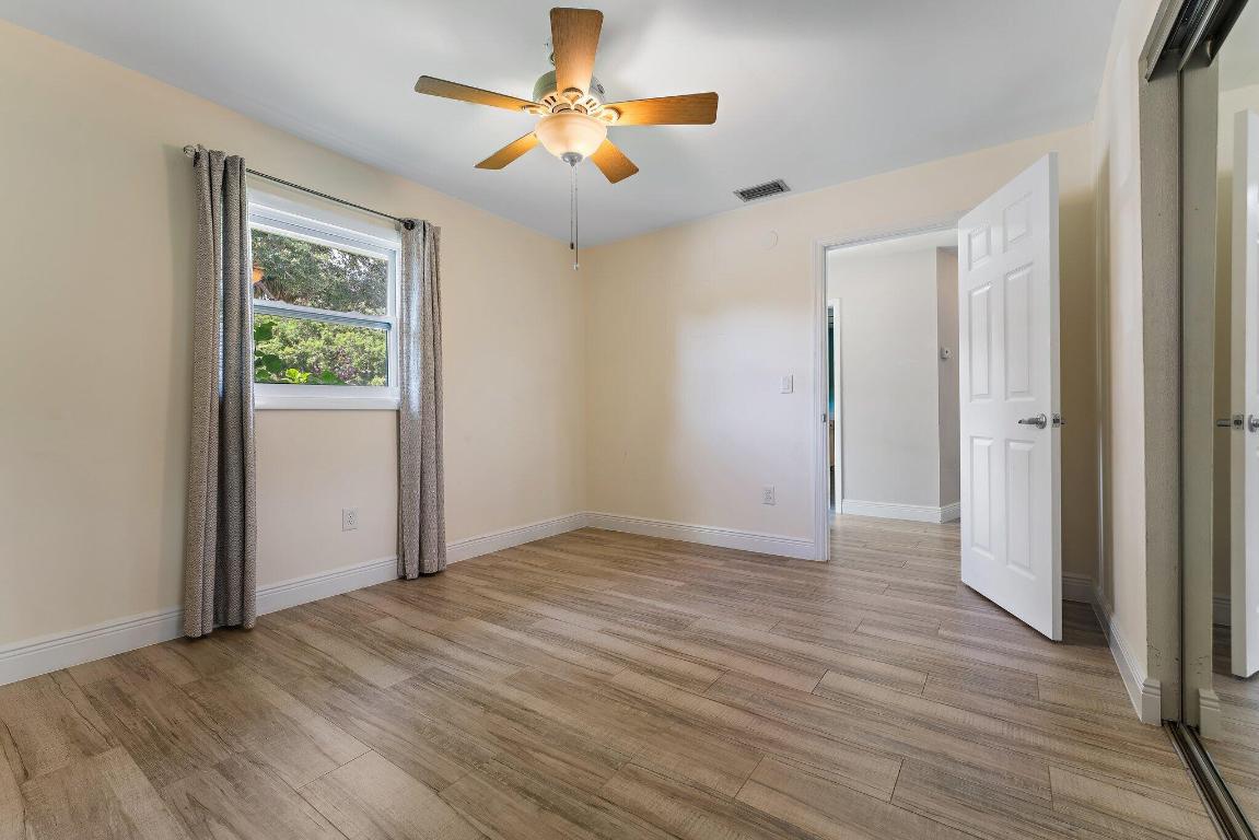 324 SW Indian Groves Drive