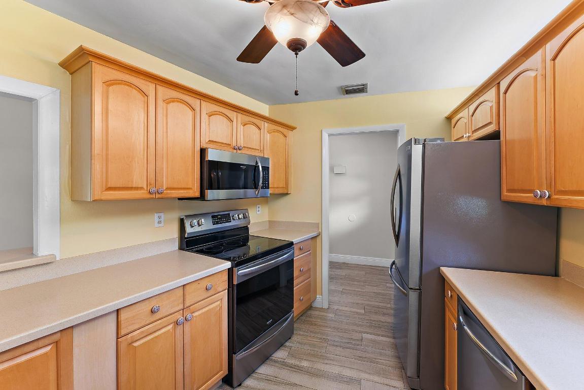 324 SW Indian Groves Drive