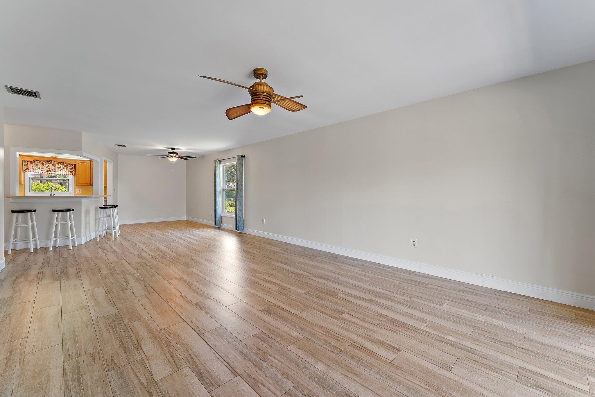 324 SW Indian Groves Drive