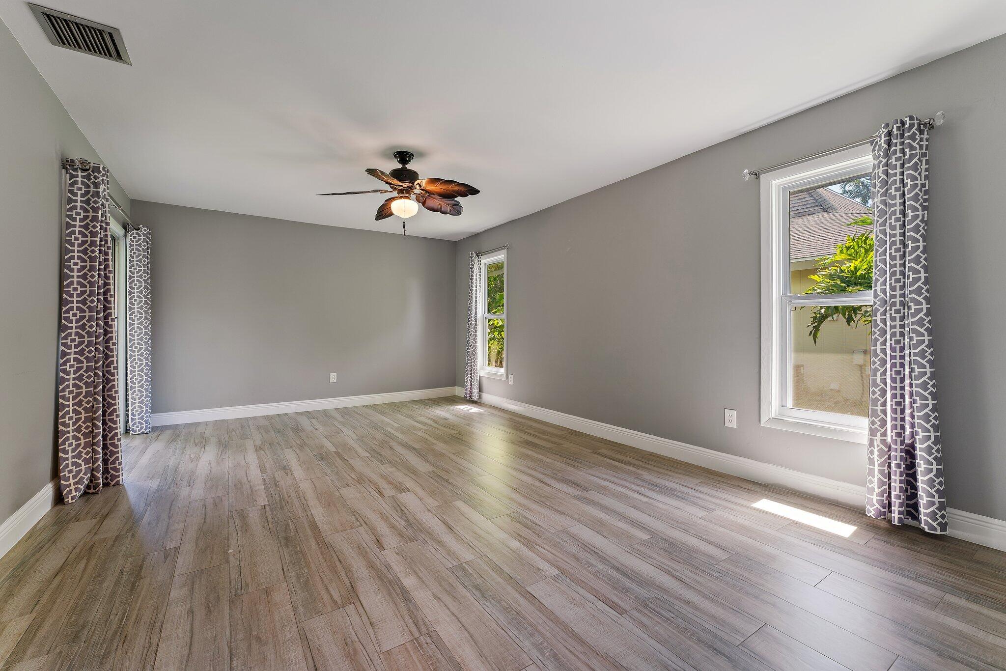 324 SW Indian Groves Drive