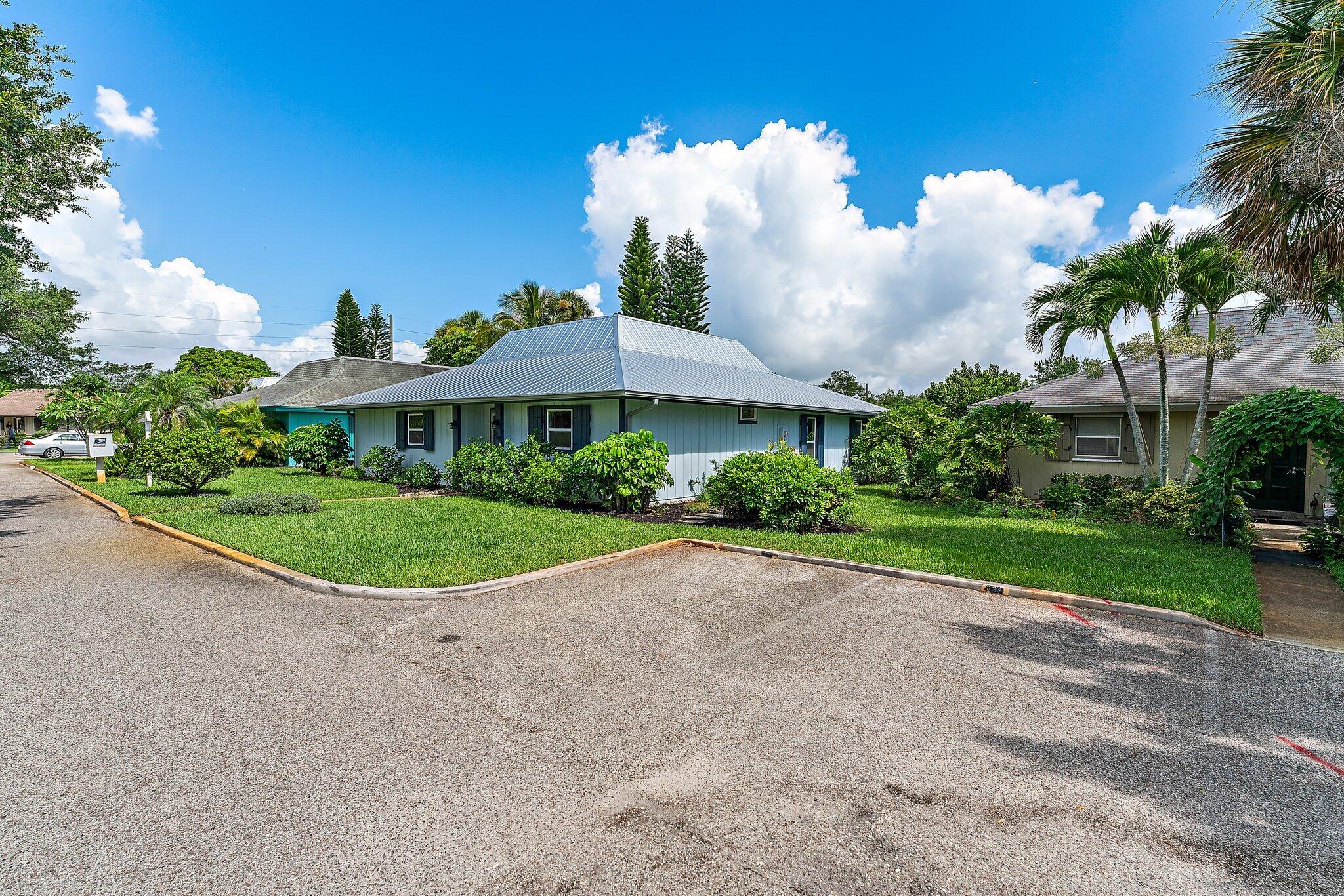 324 SW Indian Groves Drive