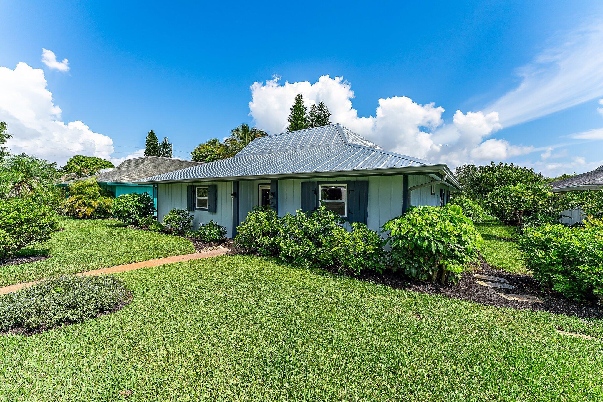 324 SW Indian Groves Drive