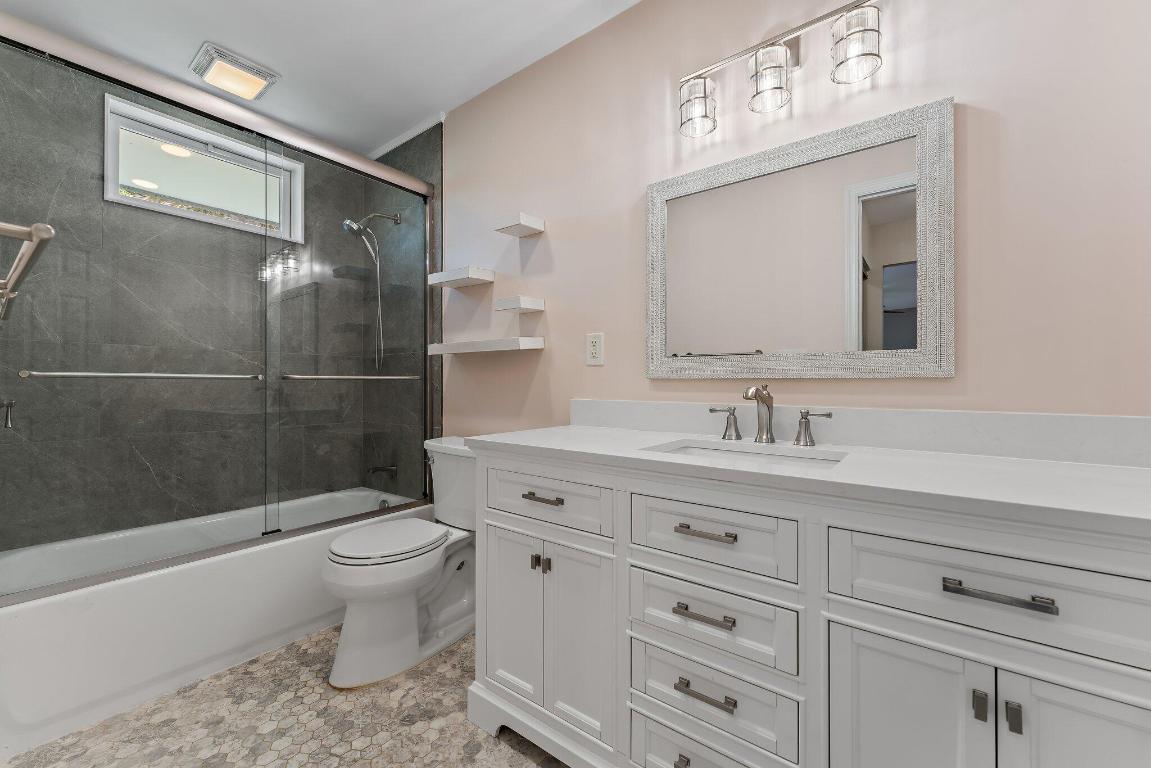 324 SW Indian Groves Drive