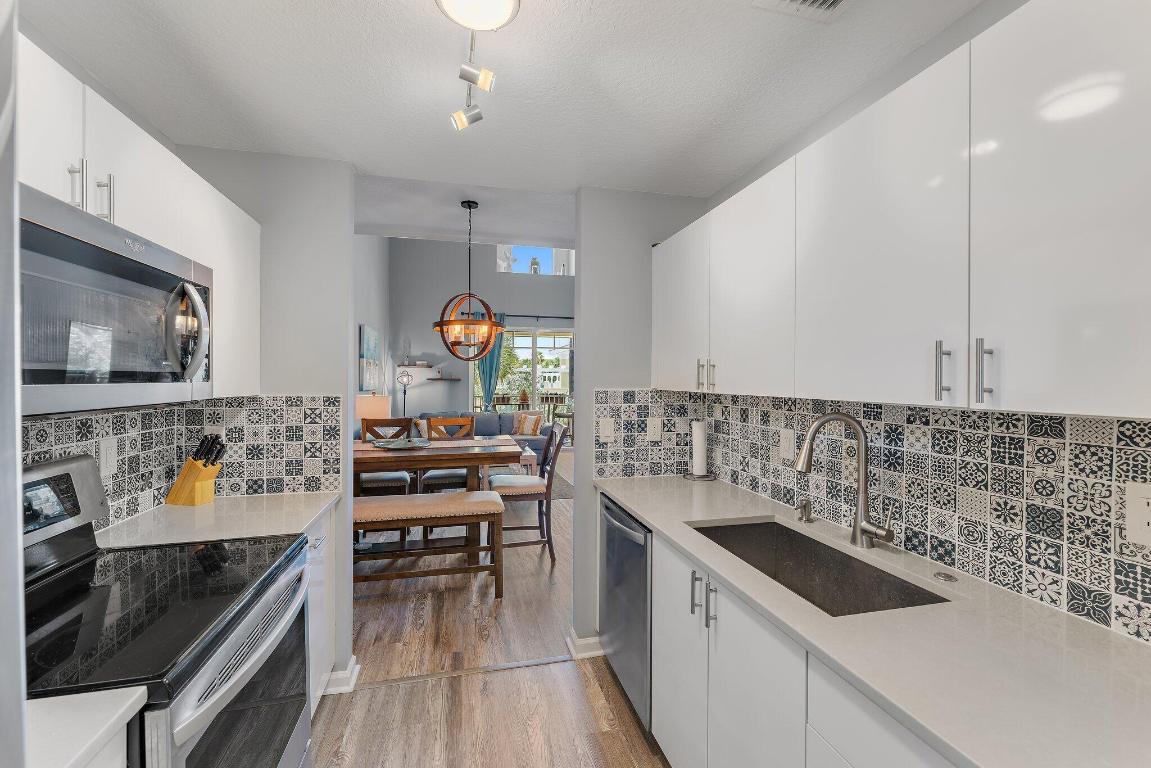 4736 Chancellor Drive 22