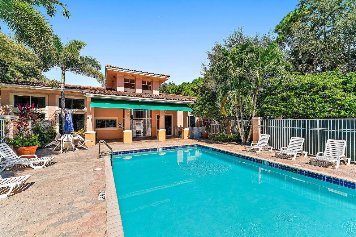 4736 Chancellor Drive 22