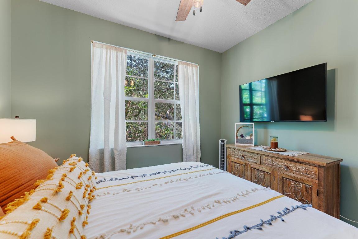 4736 Chancellor Drive 22