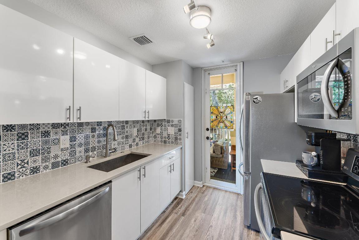 4736 Chancellor Drive 22