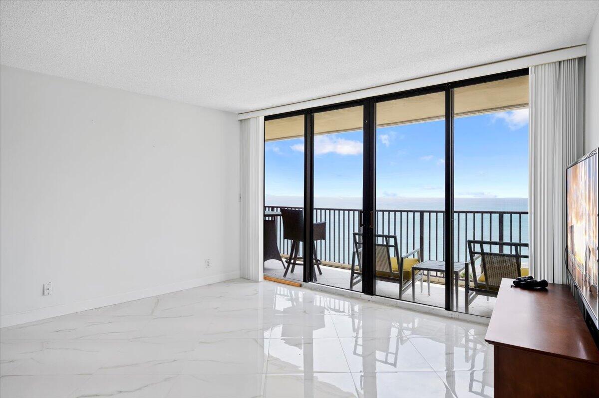 200 Ocean Trail Way 807