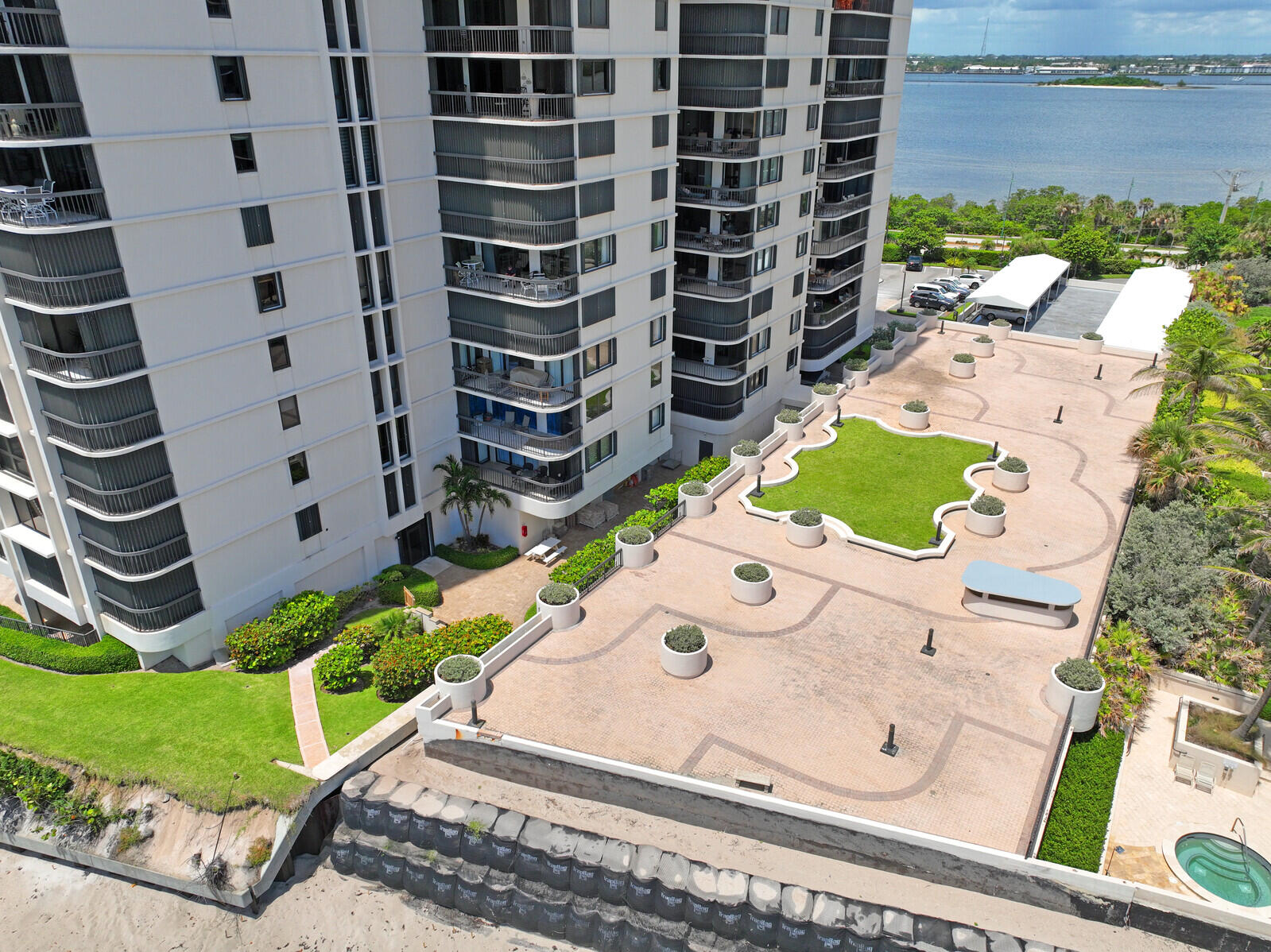 5380 N Ocean Drive 6e