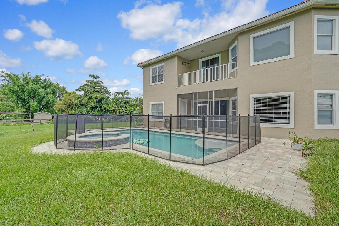 16383 73rd Ter Terrace N