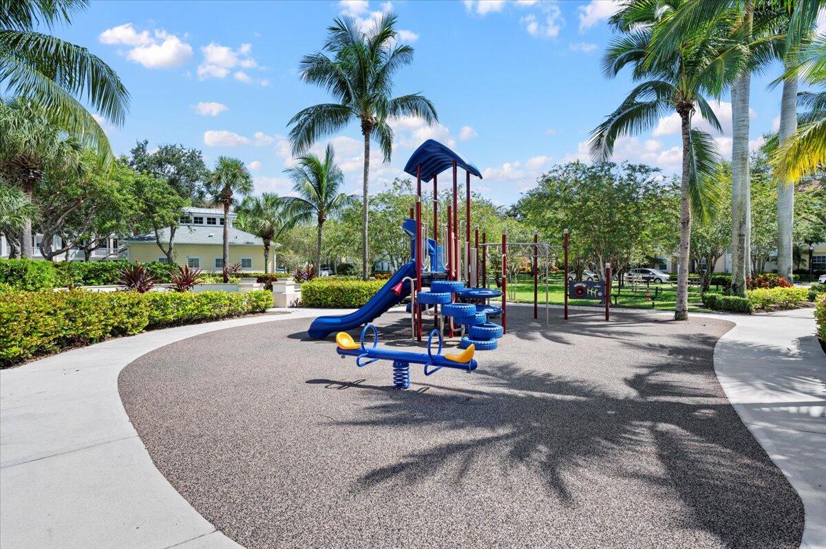 156 Aragon Way 105