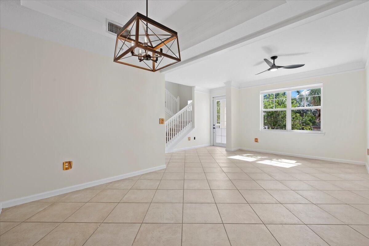 156 Aragon Way 105