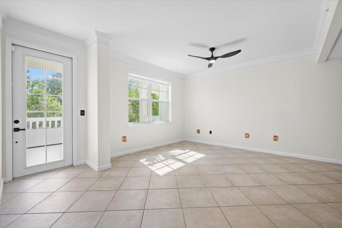 156 Aragon Way 105