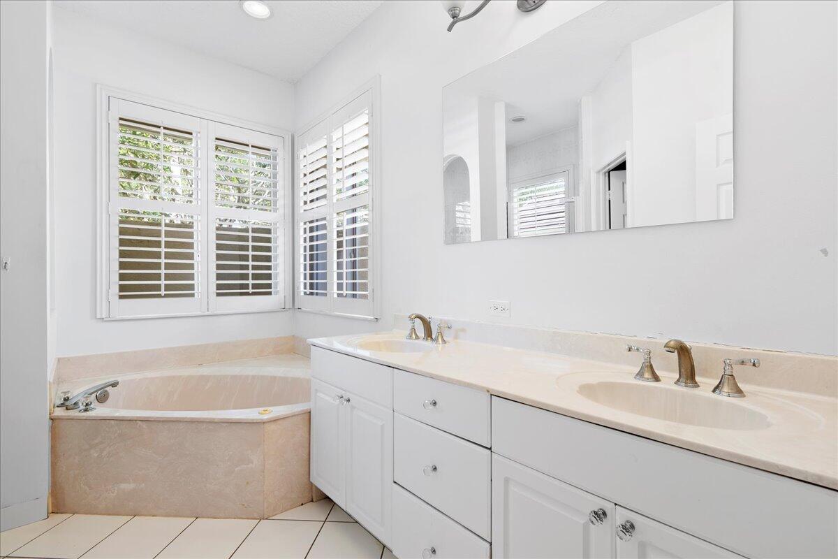 6989 Cypress Cove Circle