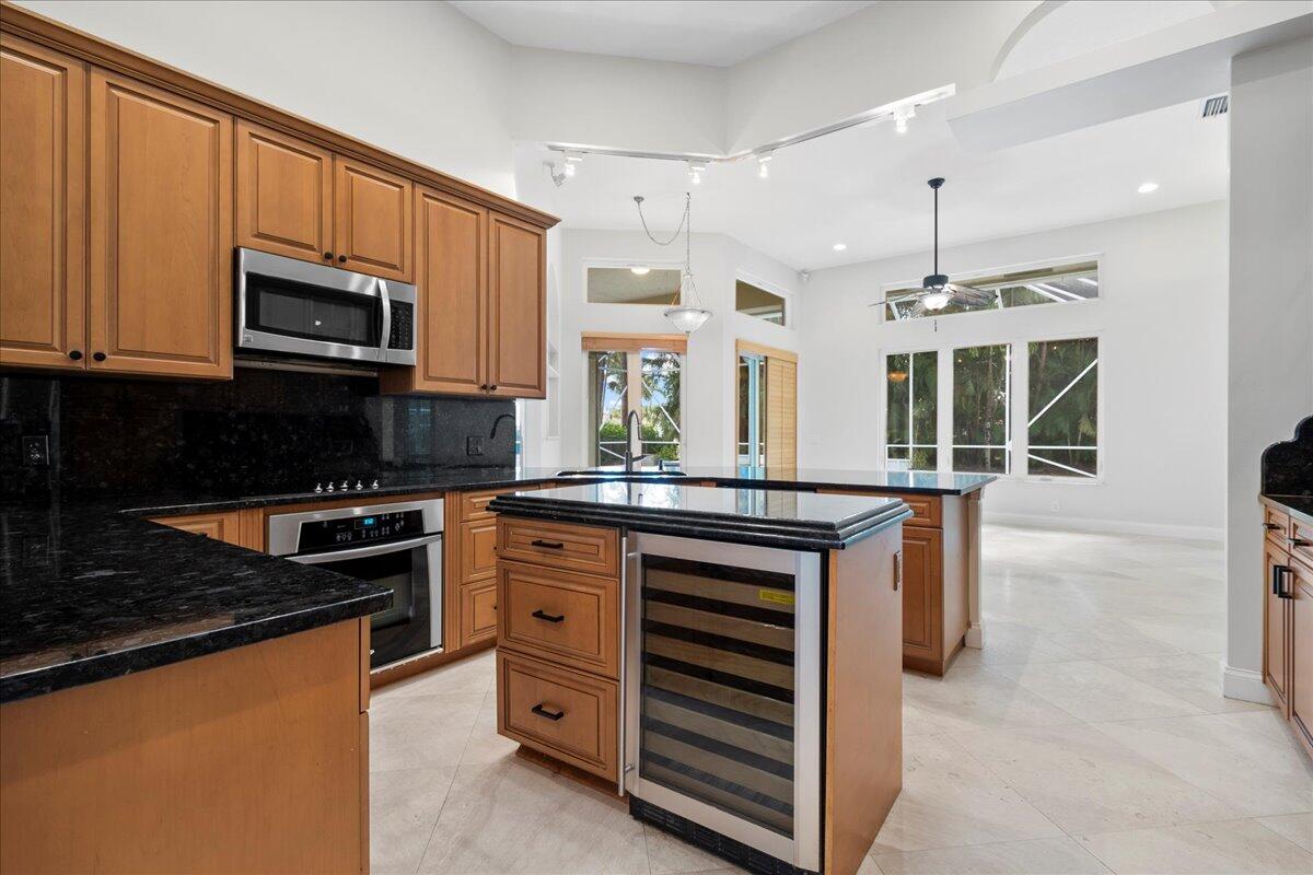 6989 Cypress Cove Circle