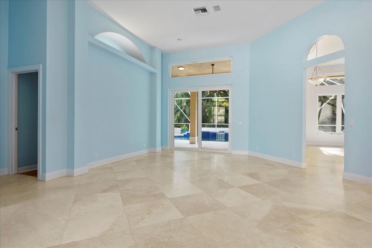 6989 Cypress Cove Circle