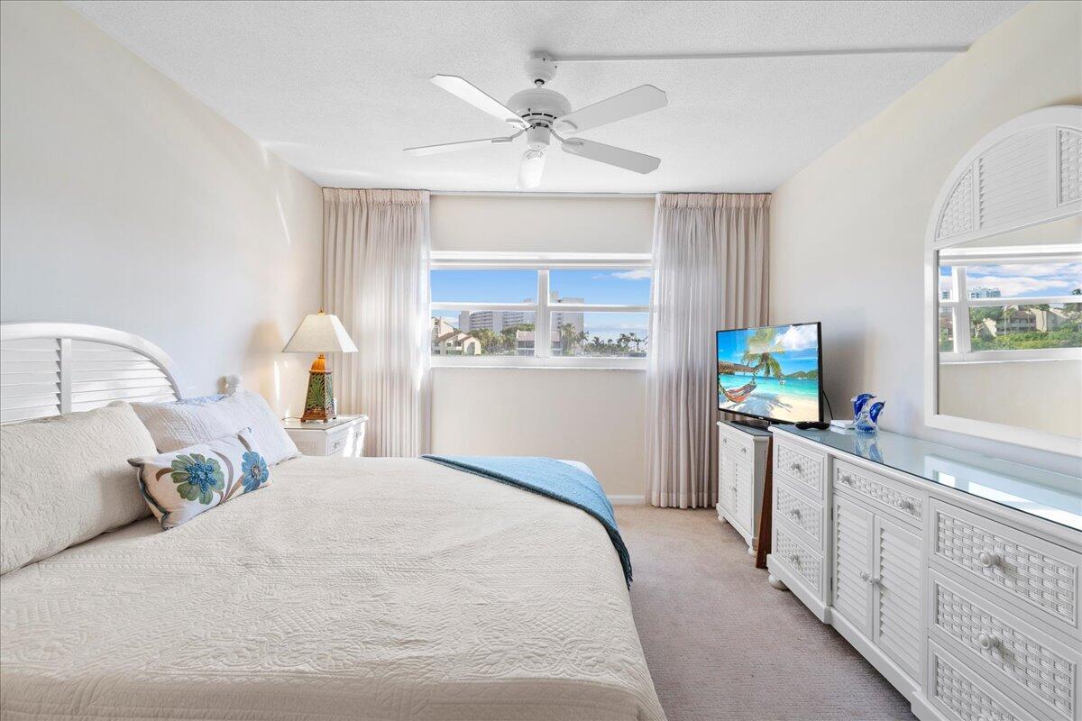 20 Yacht Club Drive B104