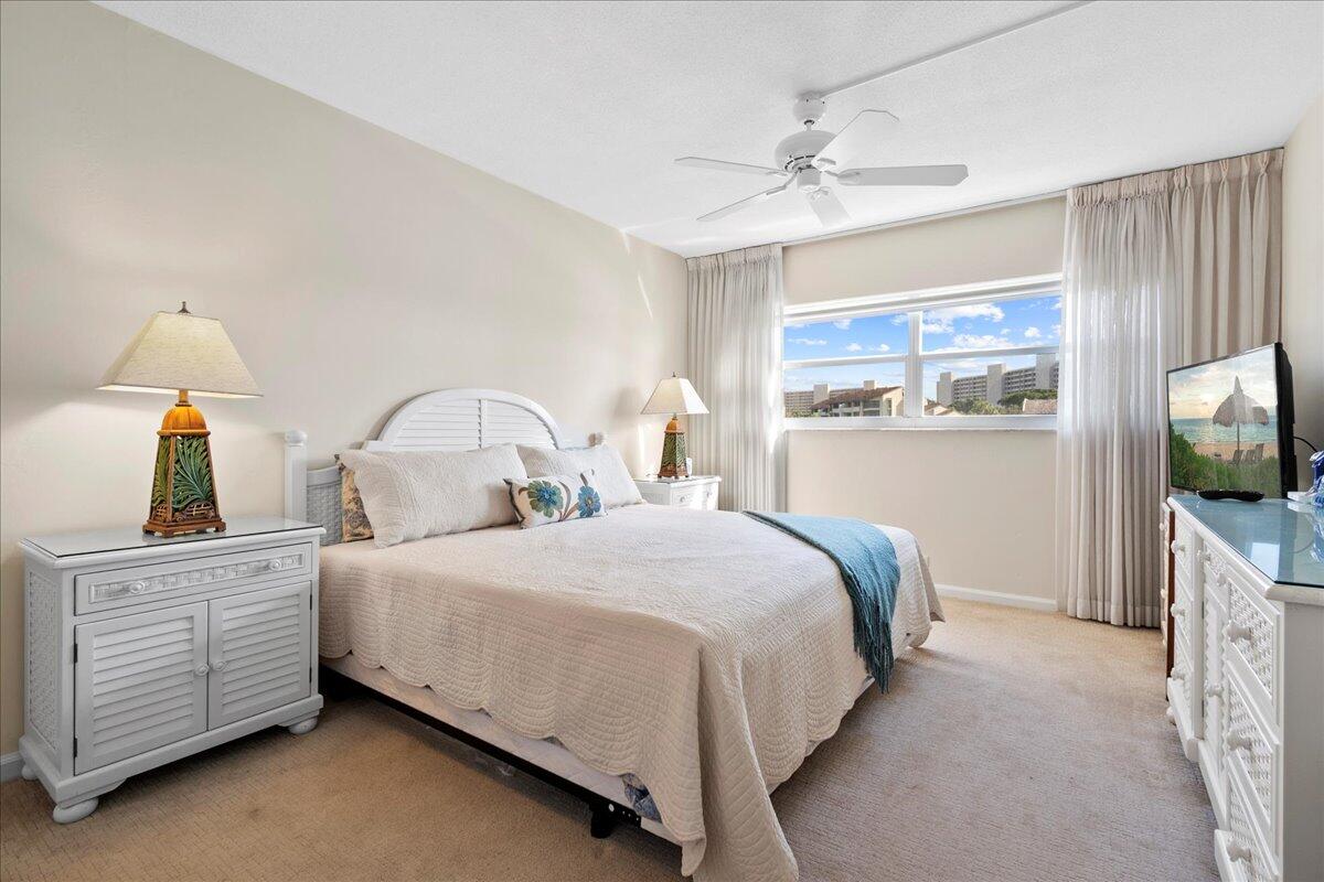 20 Yacht Club Drive B104