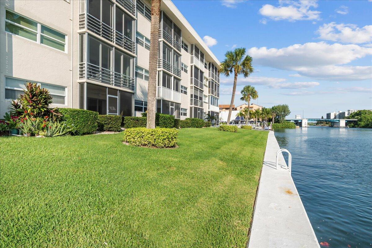 20 Yacht Club Drive B104