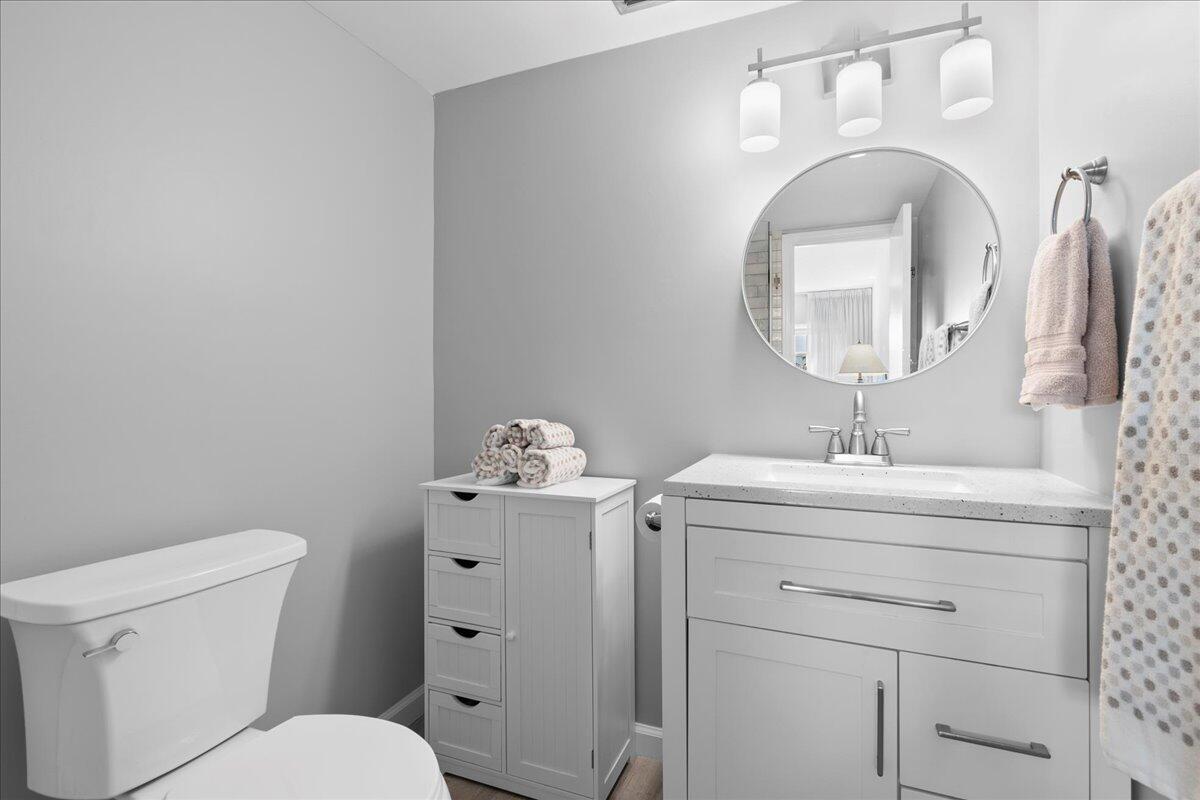 20 Yacht Club Drive B104