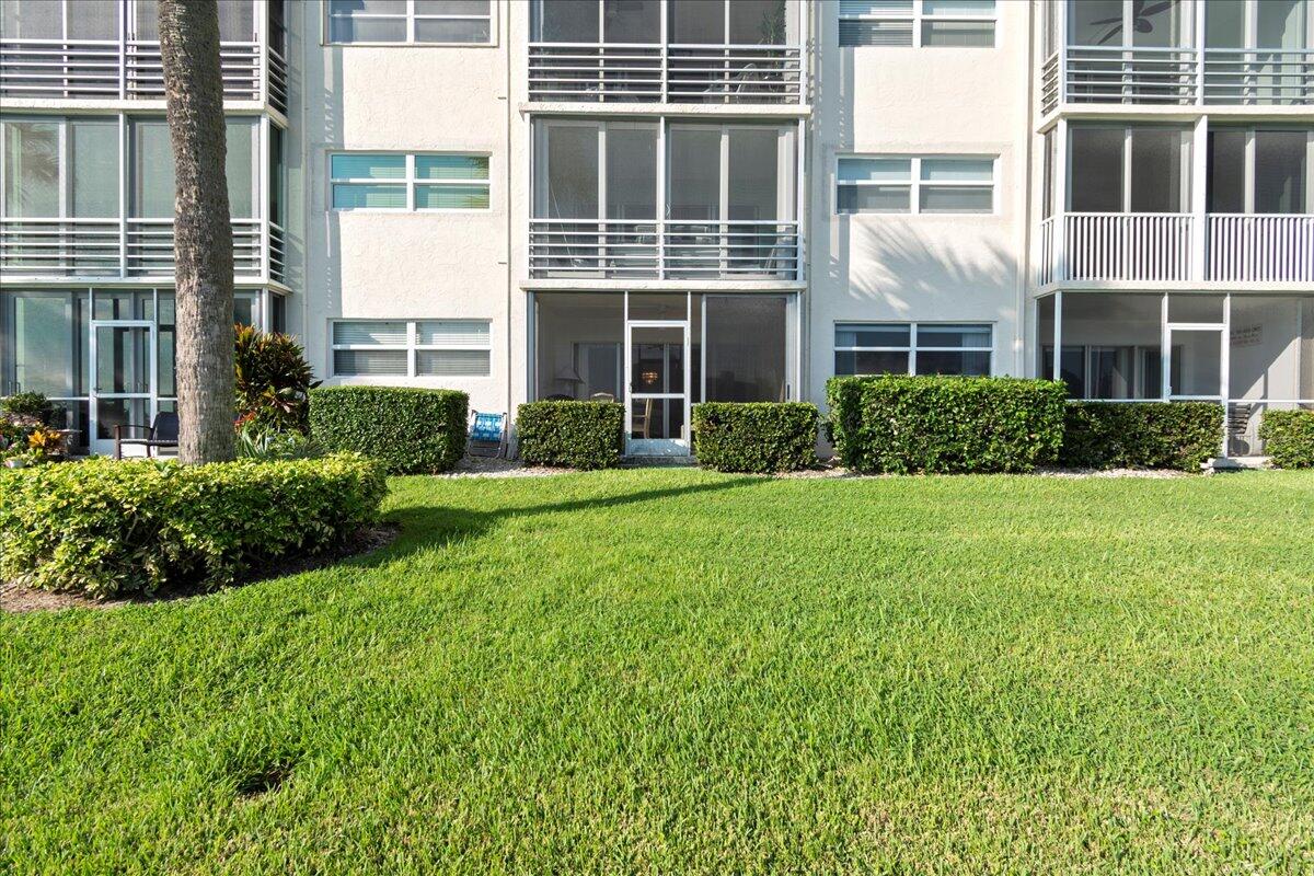 20 Yacht Club Drive B104