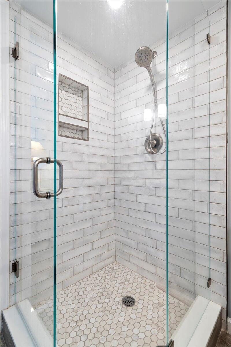 20 Yacht Club Drive B104