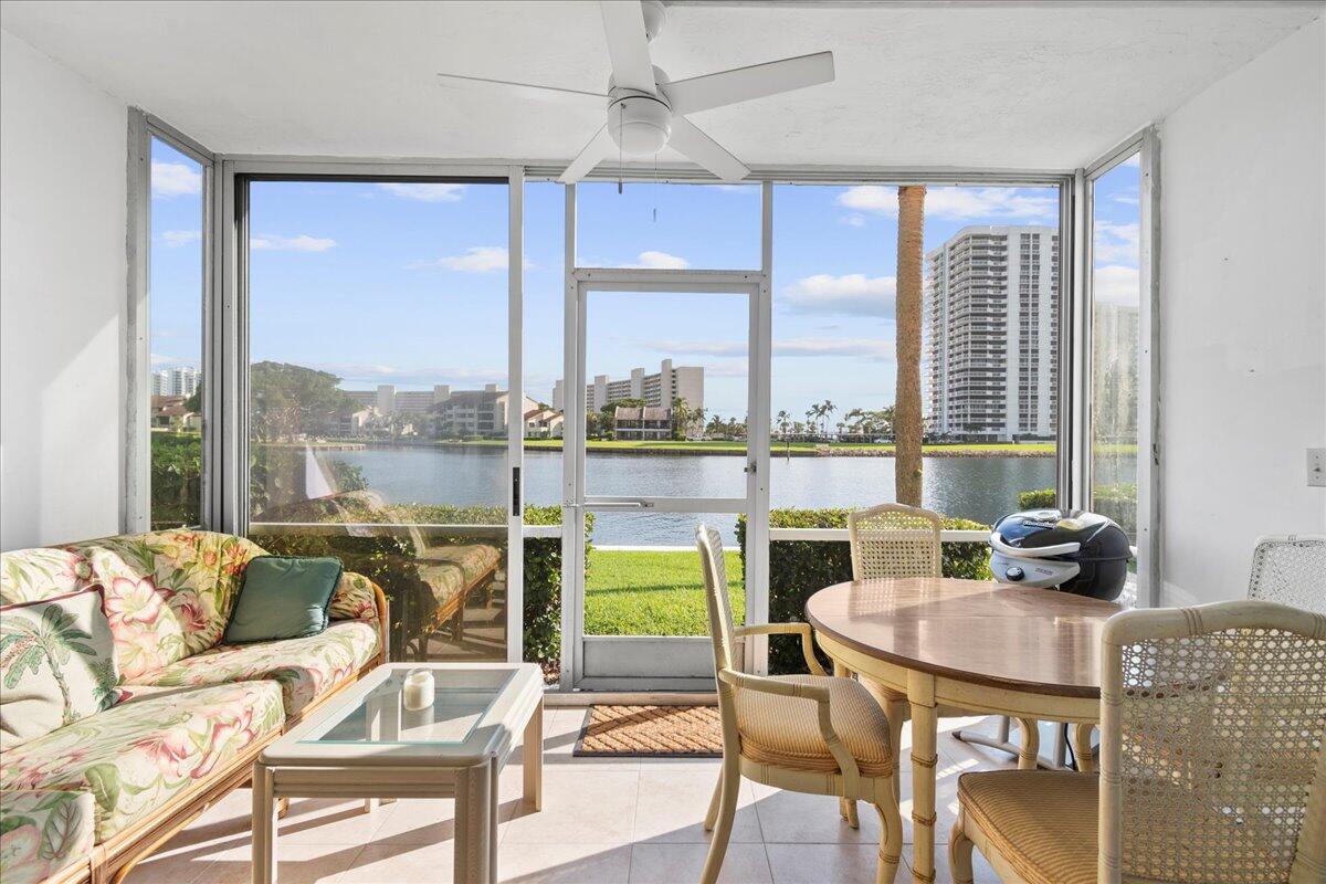 20 Yacht Club Drive B104