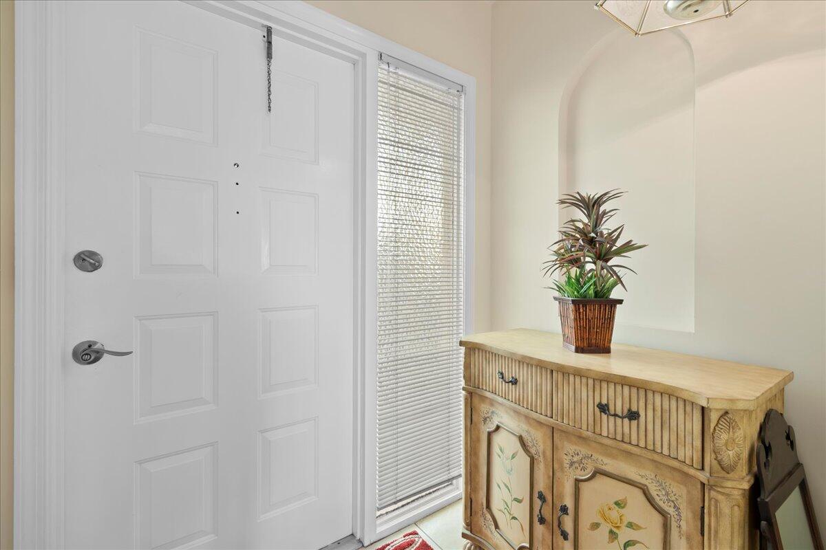 20 Yacht Club Drive B104