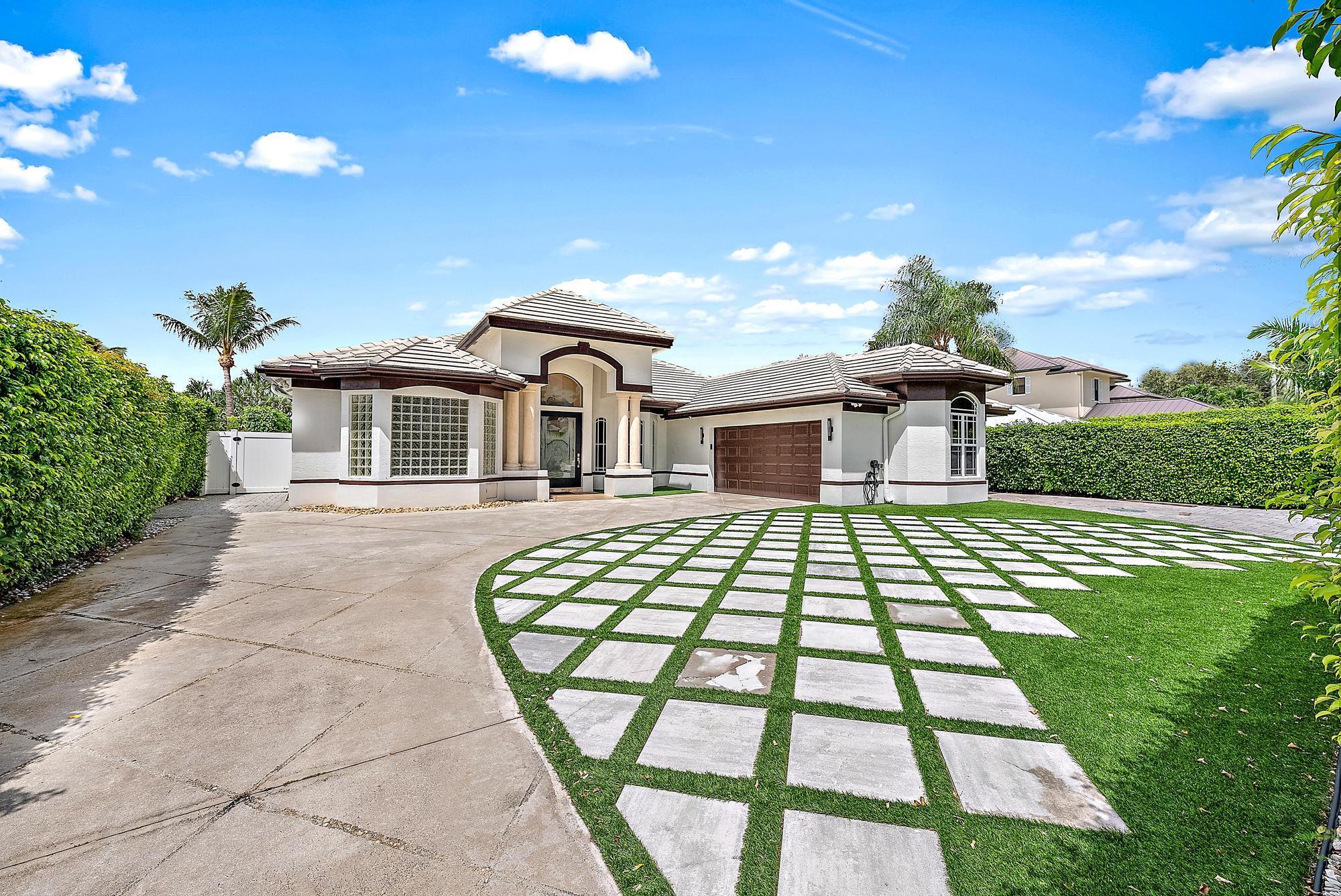 2117 N Suzanne Circle