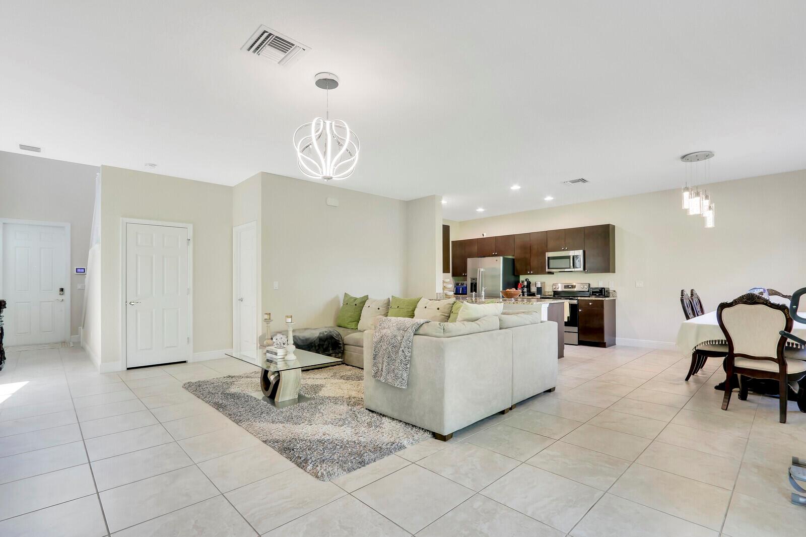 1789 NW Cataluna Circle