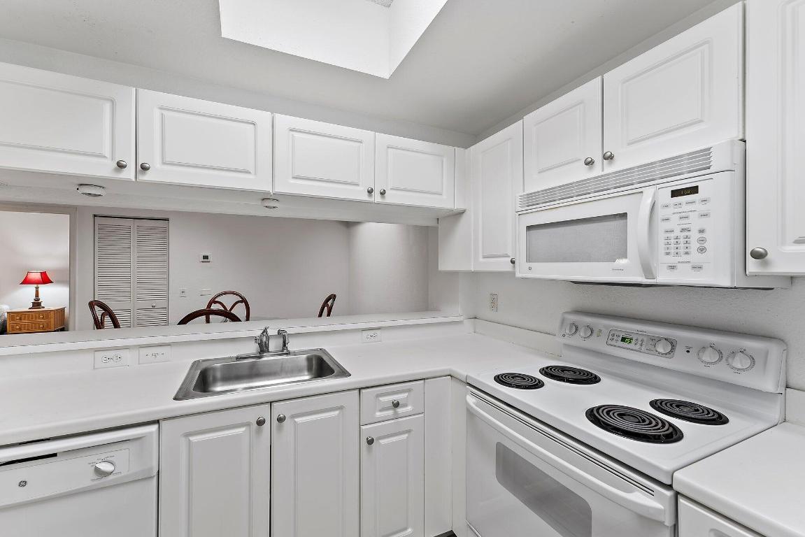 2806 Veronia Drive 111