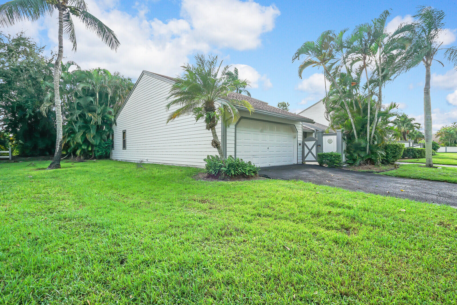 13388 Bedford Mews Court