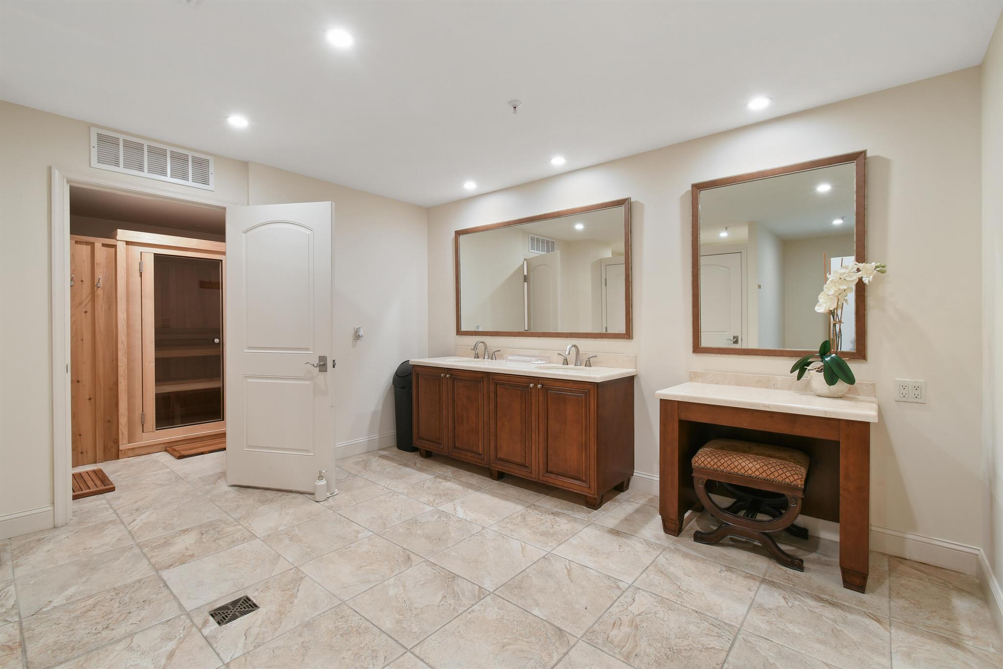 5280 N Ocean Drive 2 F