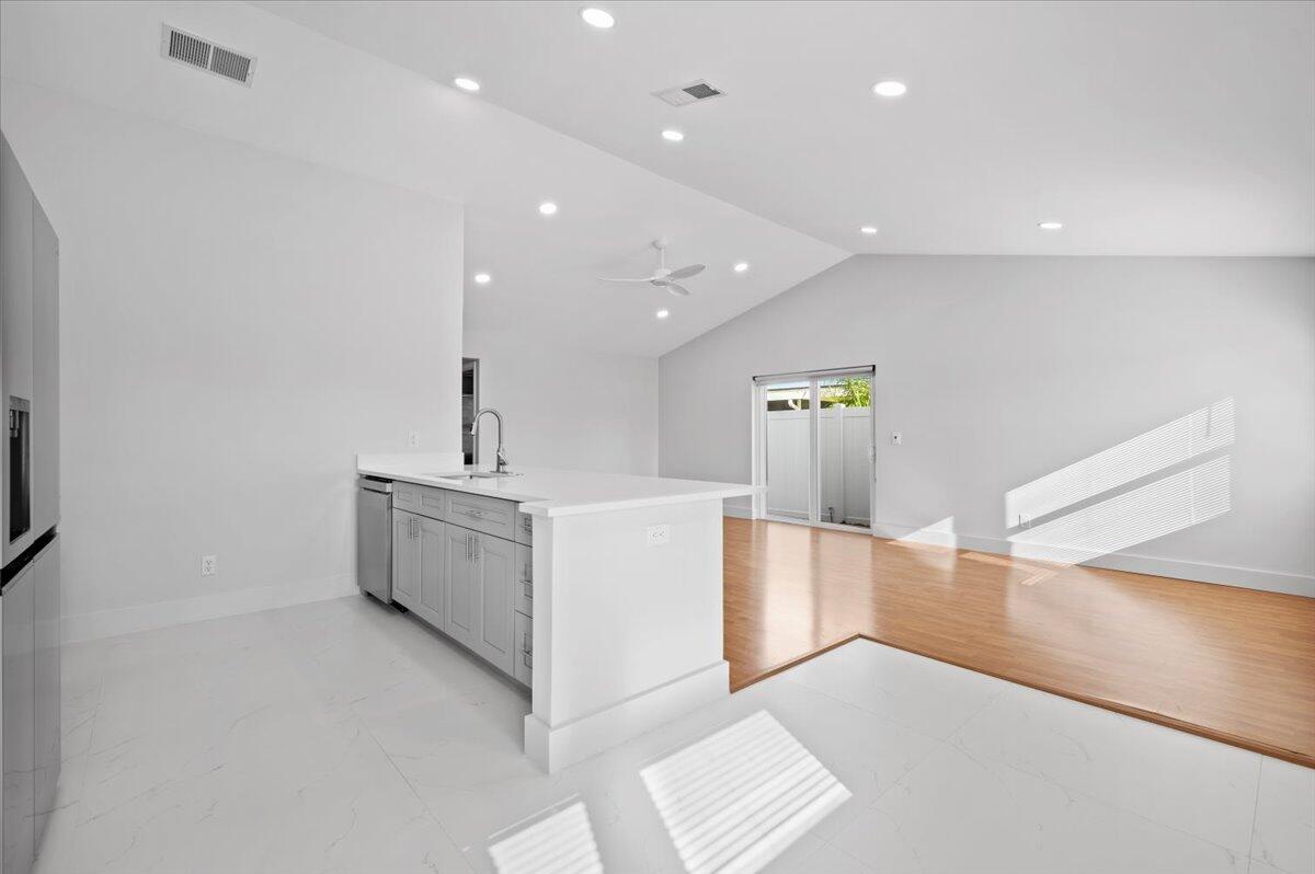 196 Raintree Trail