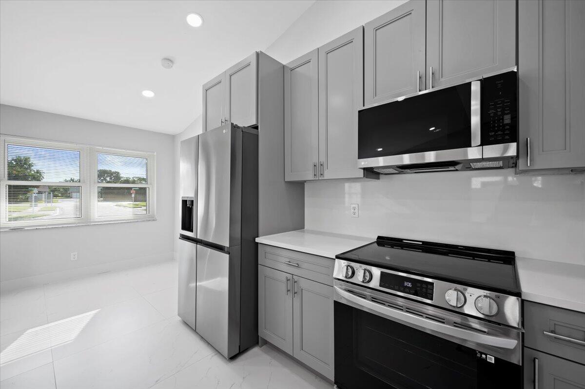 196 Raintree Trail