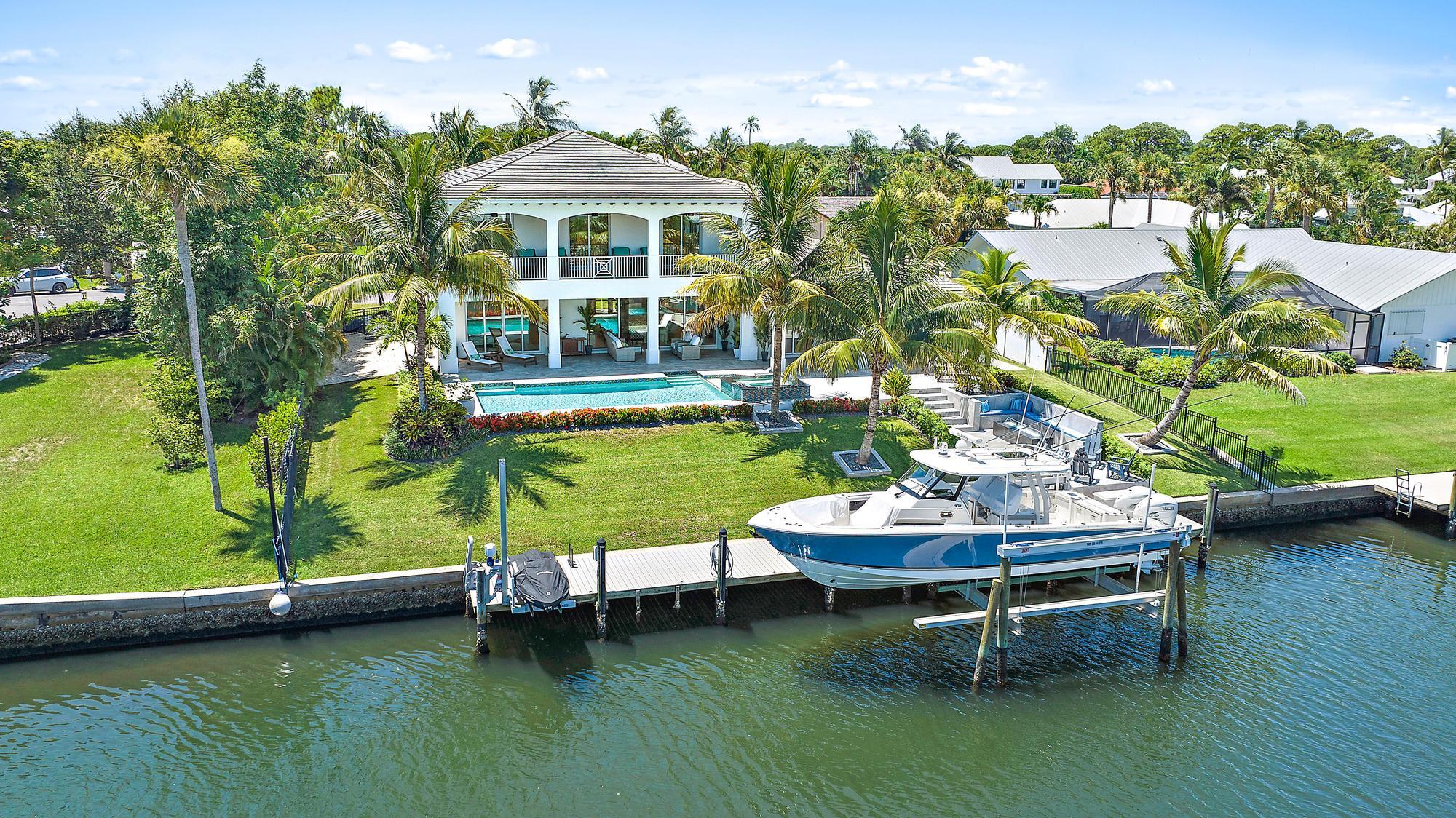 8599 SE Sabal Street