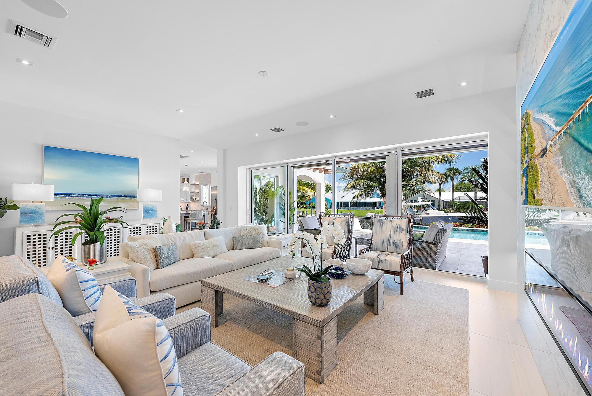 8599 SE Sabal Street