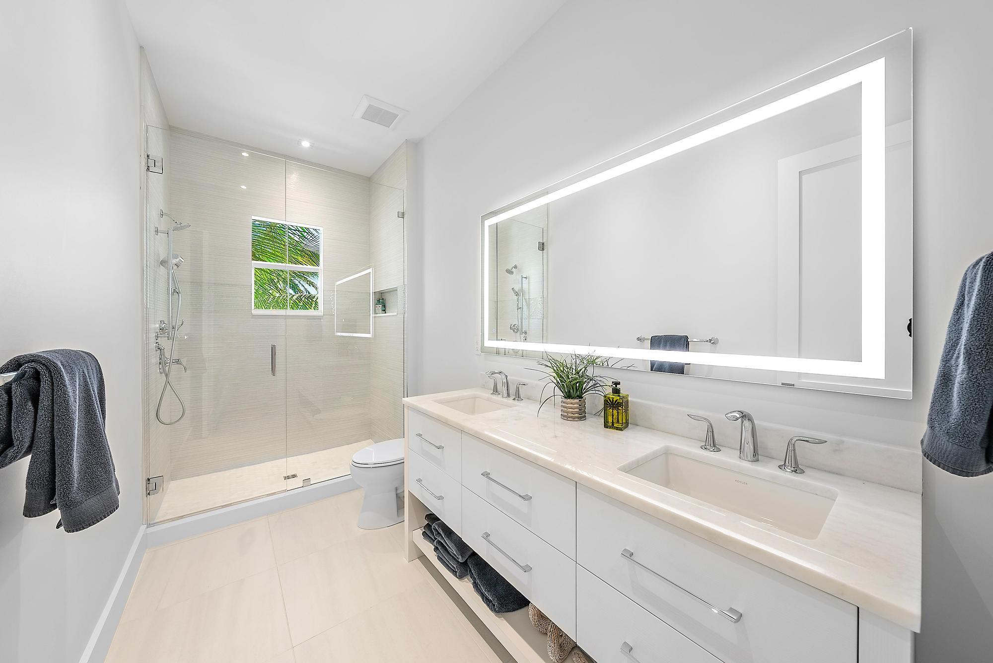 8599 SE Sabal Street