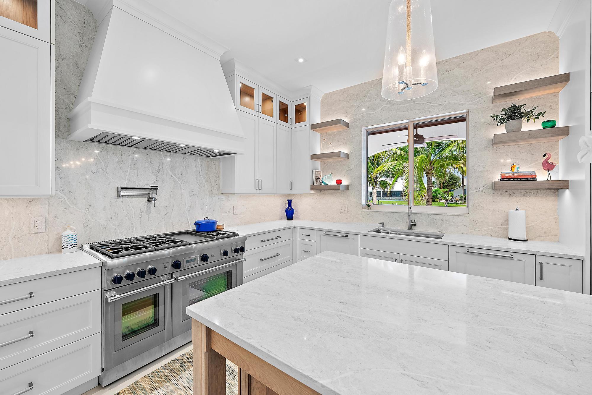 8599 SE Sabal Street