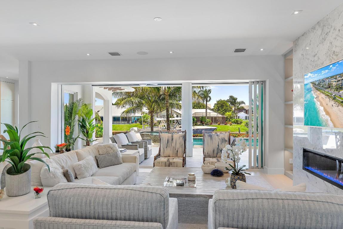 8599 SE Sabal Street