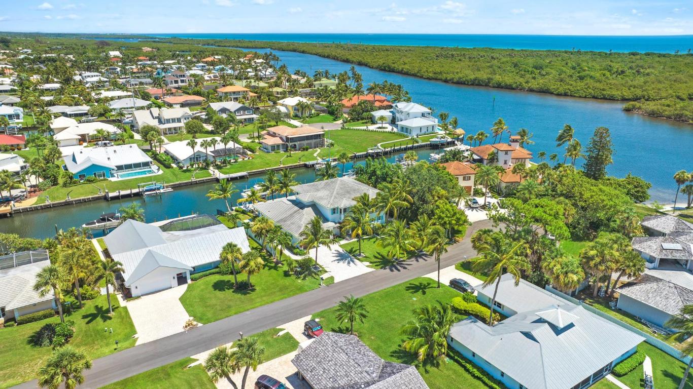 8599 SE Sabal Street